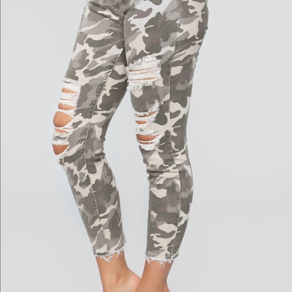 New Distressed Camo Jeans - Picture 5 of 6